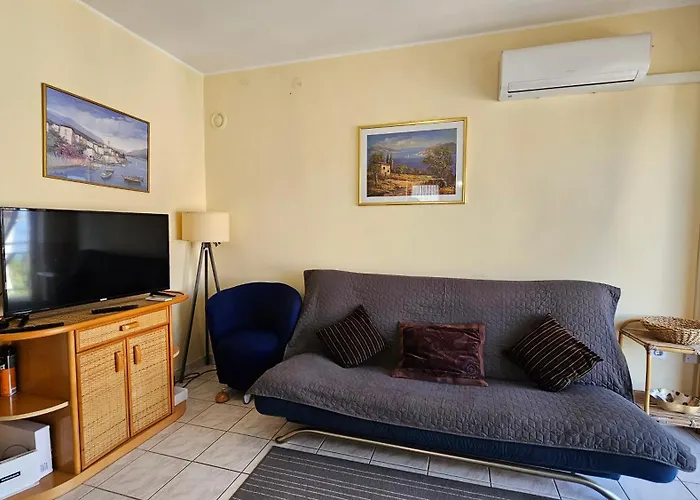 Sea View Danijela 2-4 Pax Apartment *