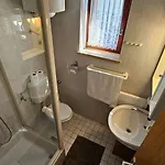 Sea View Danijela 2-4 Pax דירה נייביצה